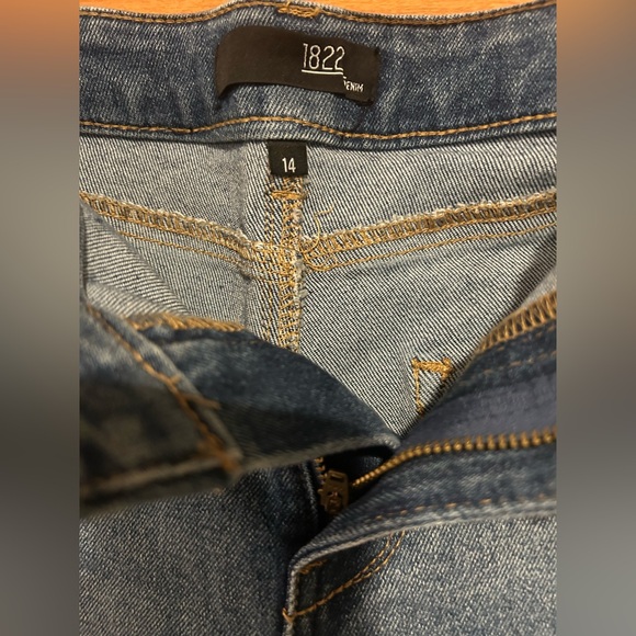NWOT 1822 Denim Women’s Mid-Blue Cropped Straight Jeans with Frayed Hem size 14 - Picture 7 of 7